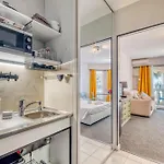Victoria Apartment *
